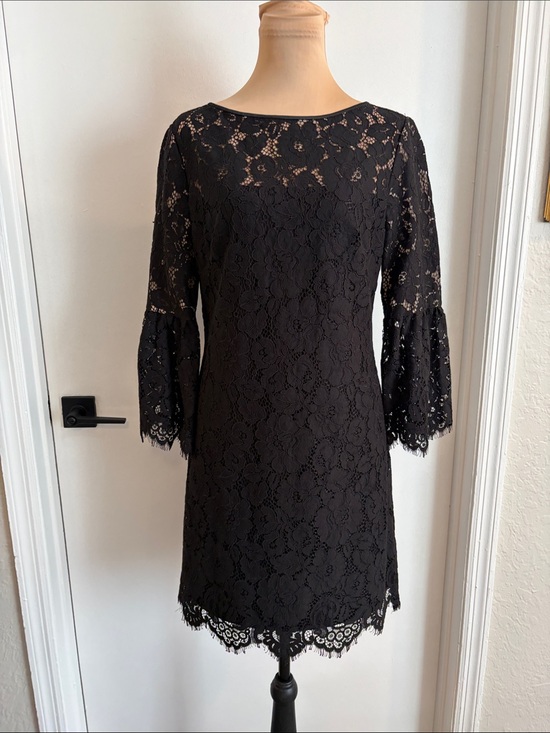 Lauren Ralph Lauren Dresses & Skirts - Lauren Ralph Lauren black mini dress with lace overlay 3/4 sleeves zip up back 6